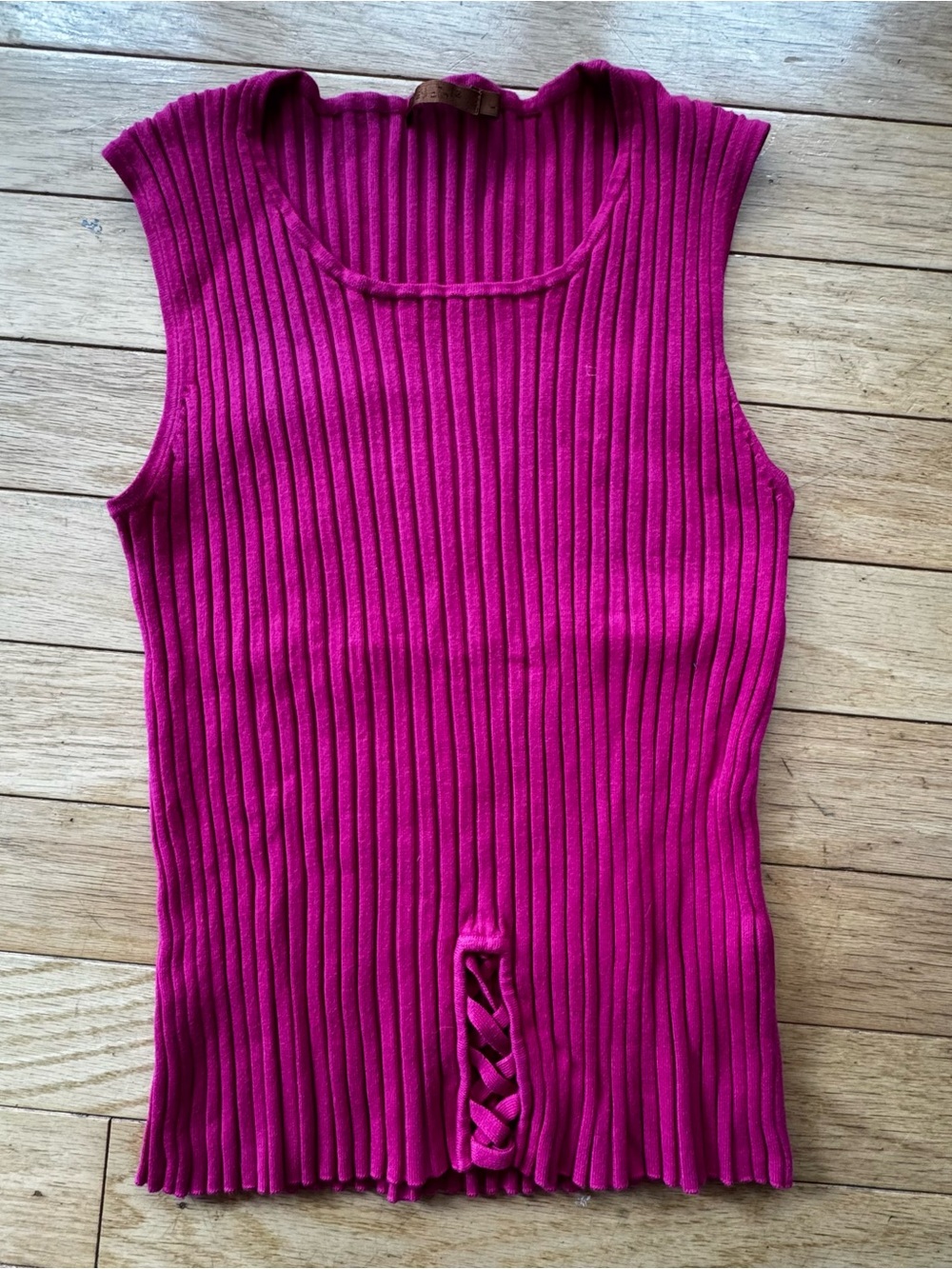 Vintage Y2K Fuchsia Ribbed Knit Lace-Up Tank Top Size L

shion